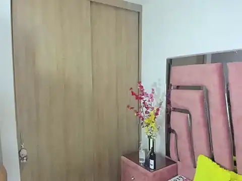 MaraKarly Adlı Modelin Canlı XXX Sohbeti