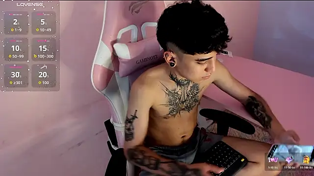 MarkOlsenn's Live XXX Chat