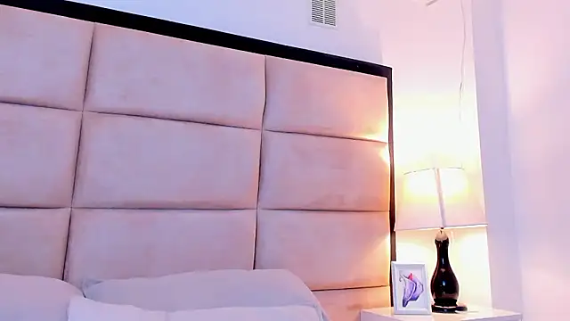 ScarletJons 即時 XXX 聊天