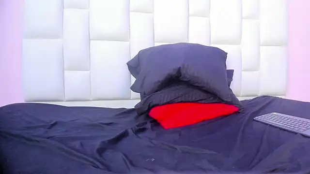 Ariel_collins élő XXX-chatje