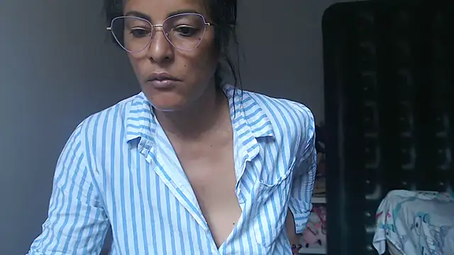 Chatroom XXX en direct de kateleyagrey