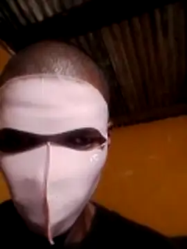 Онлайн чат XXX HornyAss_Bitch