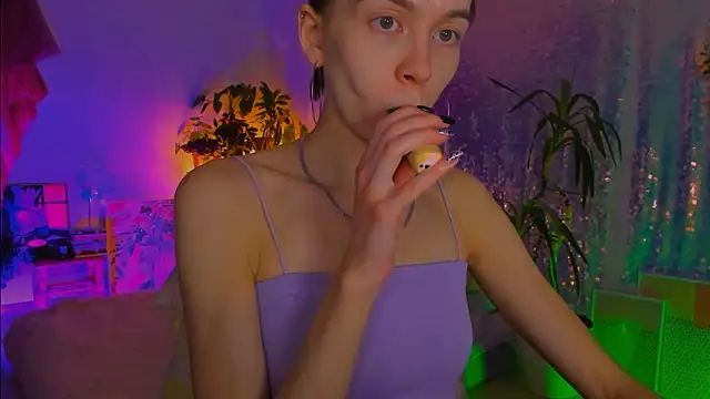 poli__ élő XXX-chatje