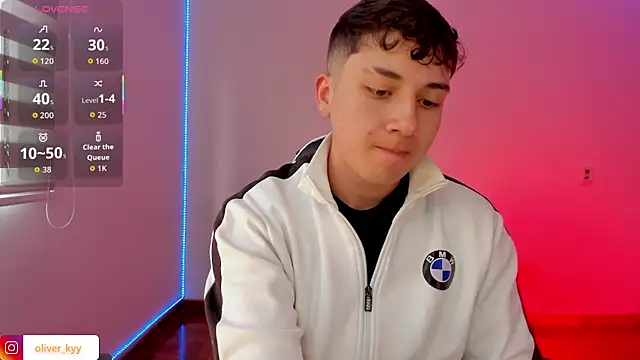 oliver_kyy élő XXX-chatje