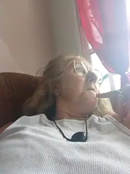 MILEIDE980 Adlı Modelin Canlı XXX Sohbeti