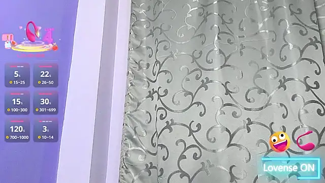 Онлайн чат XXX AdriannaLily