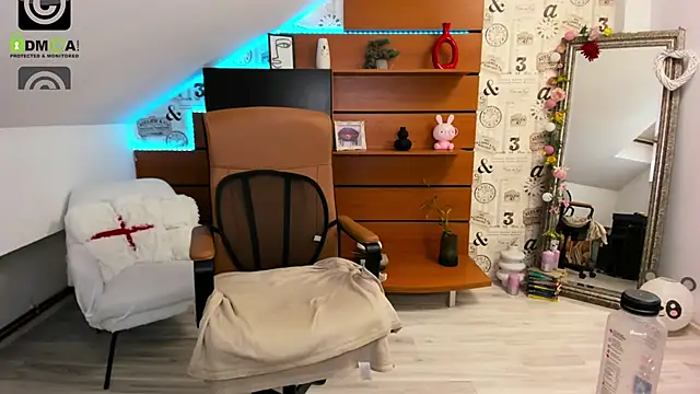 EllisYa live XXX chat