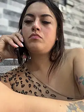 Lesly_10- 即時 XXX 聊天