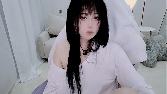 Evangelin-e 现场XXX聊天