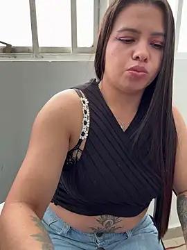 Ariana-07 Chat XXX live