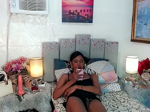 Онлайн чат XXX Tarah_MC_Collins