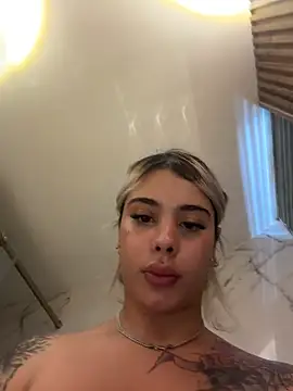 YouCandiSumisa Show in webcam