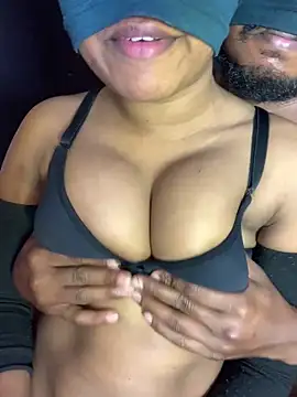 Nadi67_: διαδικτυακό σόου στην κάμερα