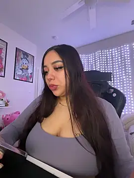 DSLSHAWTY élő XXX-chatje