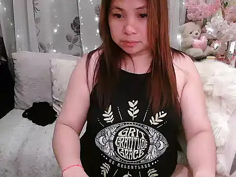 Chatroom XXX en direct de OhmyPinay