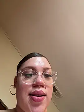 QueenNuttCollector Chat XXX in diretta