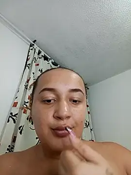 Miss-boobs 即時 XXX 聊天