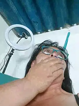 clarita_01 live XXX chat