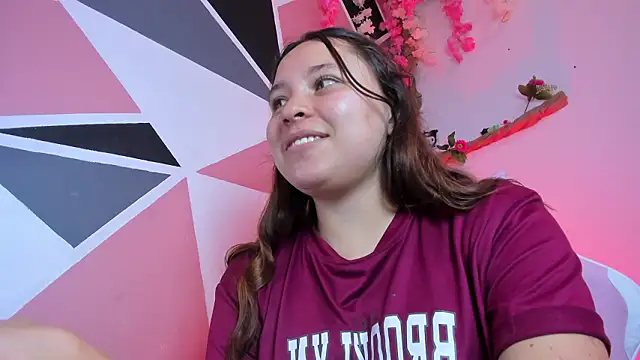 little_emma0 লাইভ XXX চ্যাট