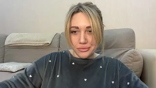 VickyLove047 Adlı Modelin Canlı XXX Sohbeti