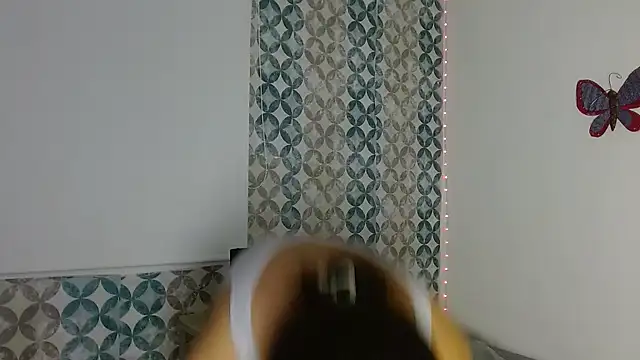 Chatroom XXX en direct de Emilybateee