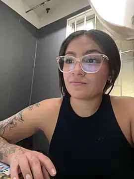 Alyha_Cortes লাইভ XXX চ্যাট