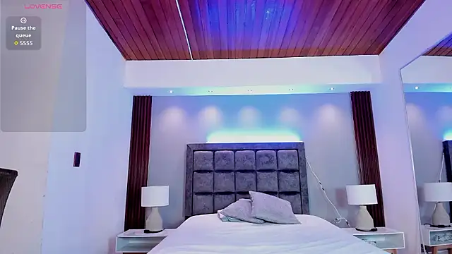 VenusCooper 即時 XXX 聊天