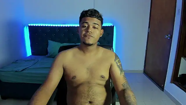 jordan_colman: διαδικτυακό σόου στην κάμερα