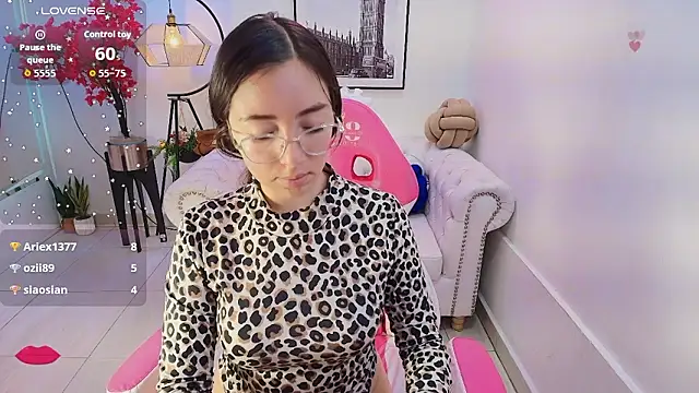 Veronica_miiller 现场XXX聊天