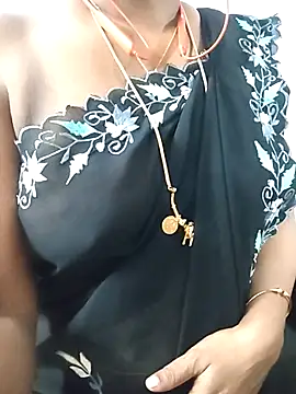 Maaya_sweety Adlı Modelin Canlı XXX Sohbeti