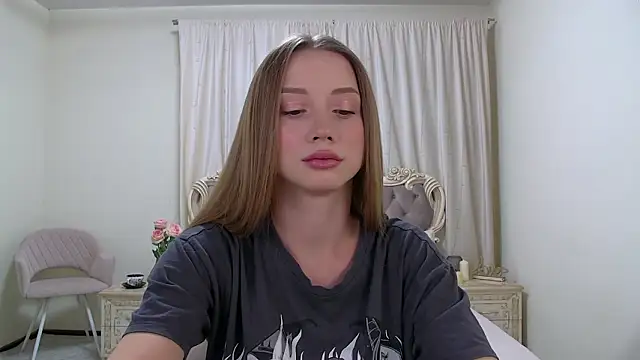 XXX chat uživo modela OliviaBrian