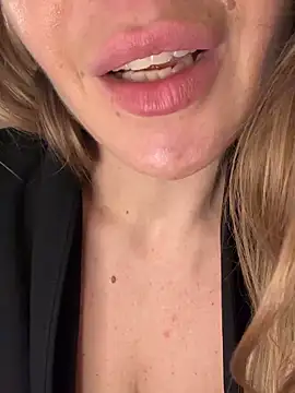 sailor_titti: απευθείας συνομιλία ΧΧΧ