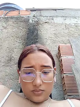 young_dairy01 élő XXX-chatje