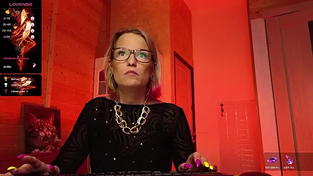 Chat +18 de Lady_Shine ao vivo