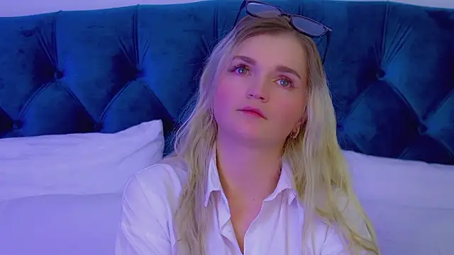 AnnyRaii: απευθείας συνομιλία ΧΧΧ