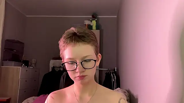 makeyousense's Live XXX Chat