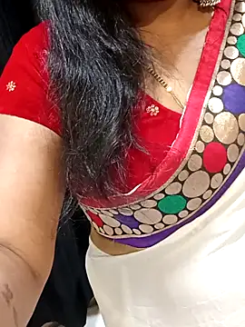 anamik03 Adlı Modelin Canlı XXX Sohbeti