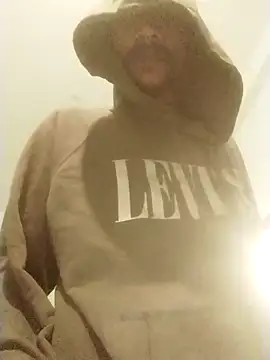 PrabV0319: διαδικτυακό σόου στην κάμερα