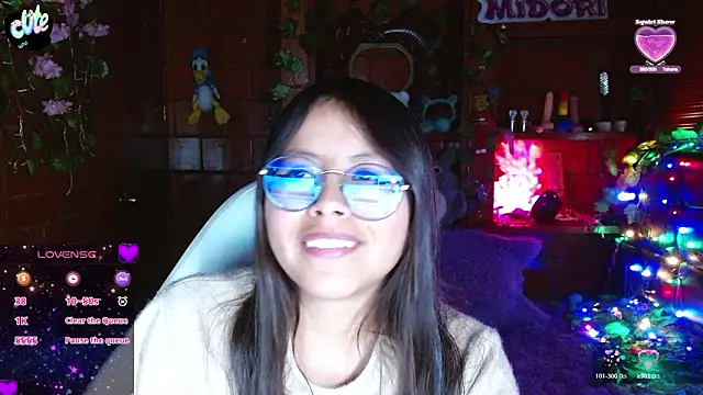 Онлайн чат XXX MidoriQuiinn