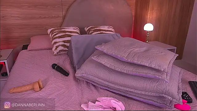 danna_berlin_'s Live XXX Chat