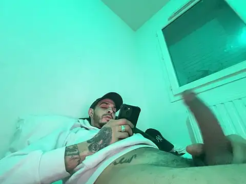 Онлайн чат XXX Rebeu313