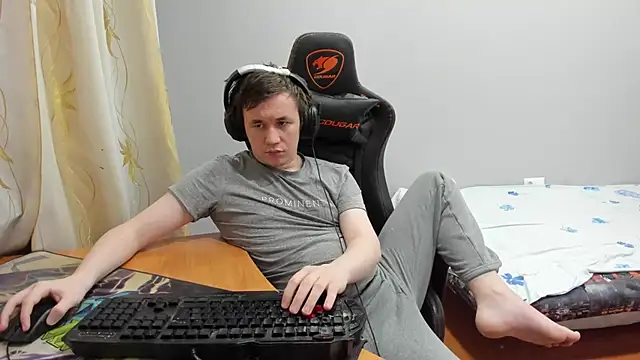 iliaskrislove Adlı Modelin Canlı XXX Sohbeti