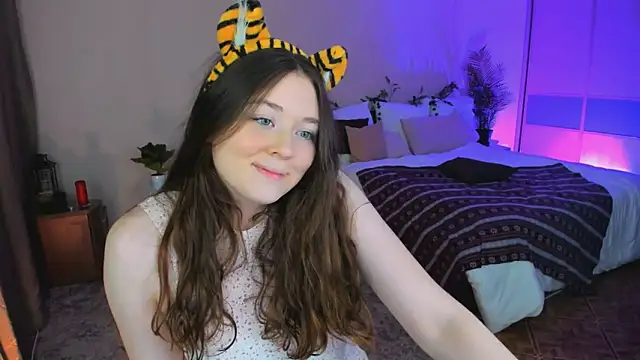 AlluringLookk Live XXX Chat