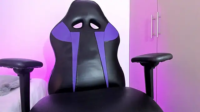 Roxy_Stonee Chat XXX in diretta