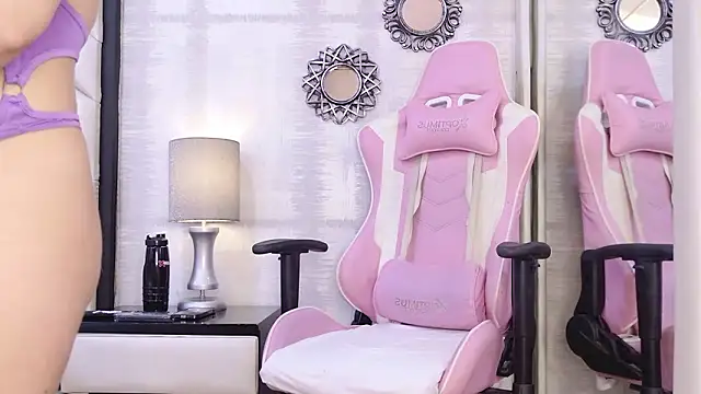 AtheneaCross Chat XXX in diretta