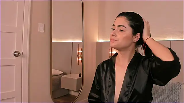 SarhaVega élő XXX-chatje