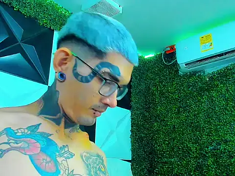 Boy_tatto77's Live XXX Chat