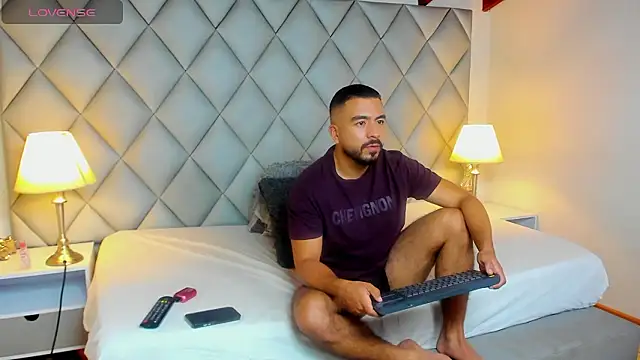 AaronVegaa Live XXX Chat