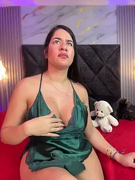 Chat +18 de Zafira_Alabi ao vivo