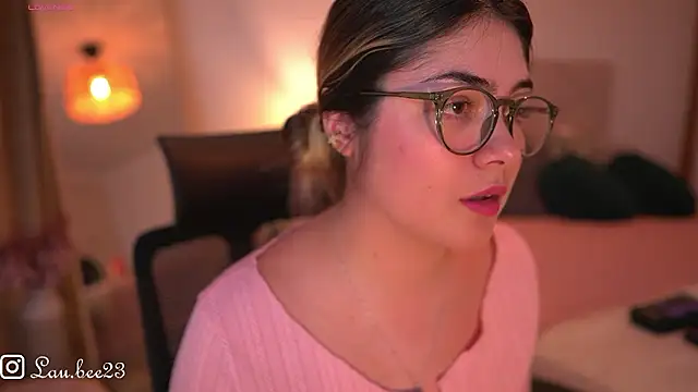 Chatroom XXX en direct de Lau_Bee